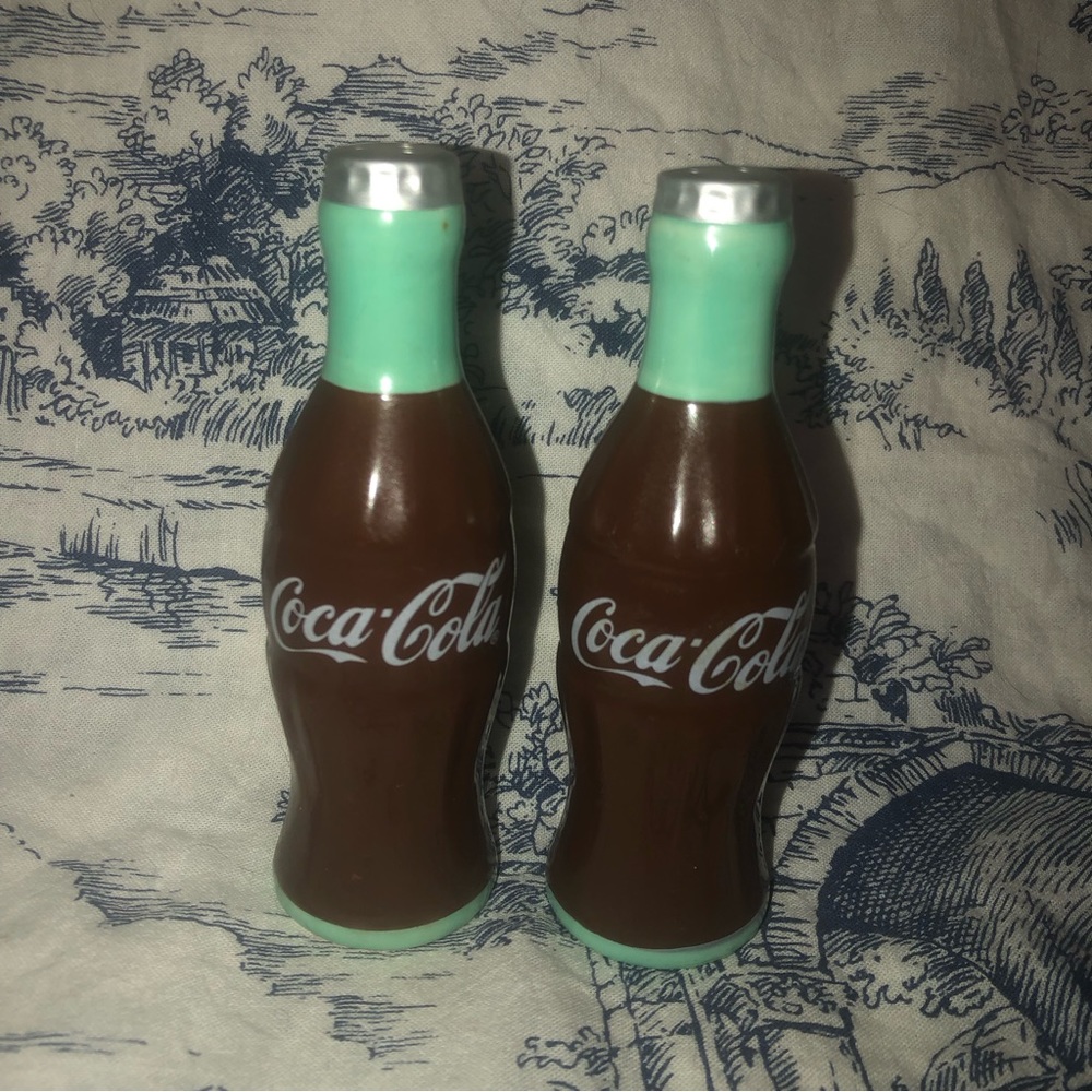Vintage Coca Cola Salt and Pepper Shakers Brown Mint Green Bottle 4 3/4".